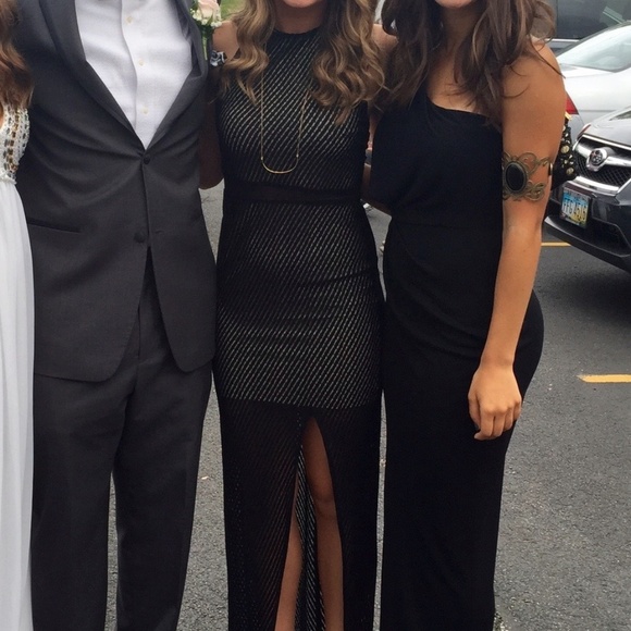 alice + olivia Ida Cross Back Maxi Dress - Picture 3 of 3